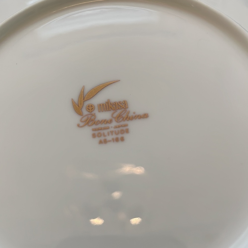 Mikasa Bone China Serving Dessert Plates Solitude A5-166 in EUC Set of 6 - Picture 3 of 5